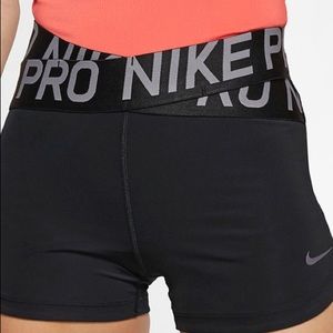 NIKE PRO TIGHT FIT